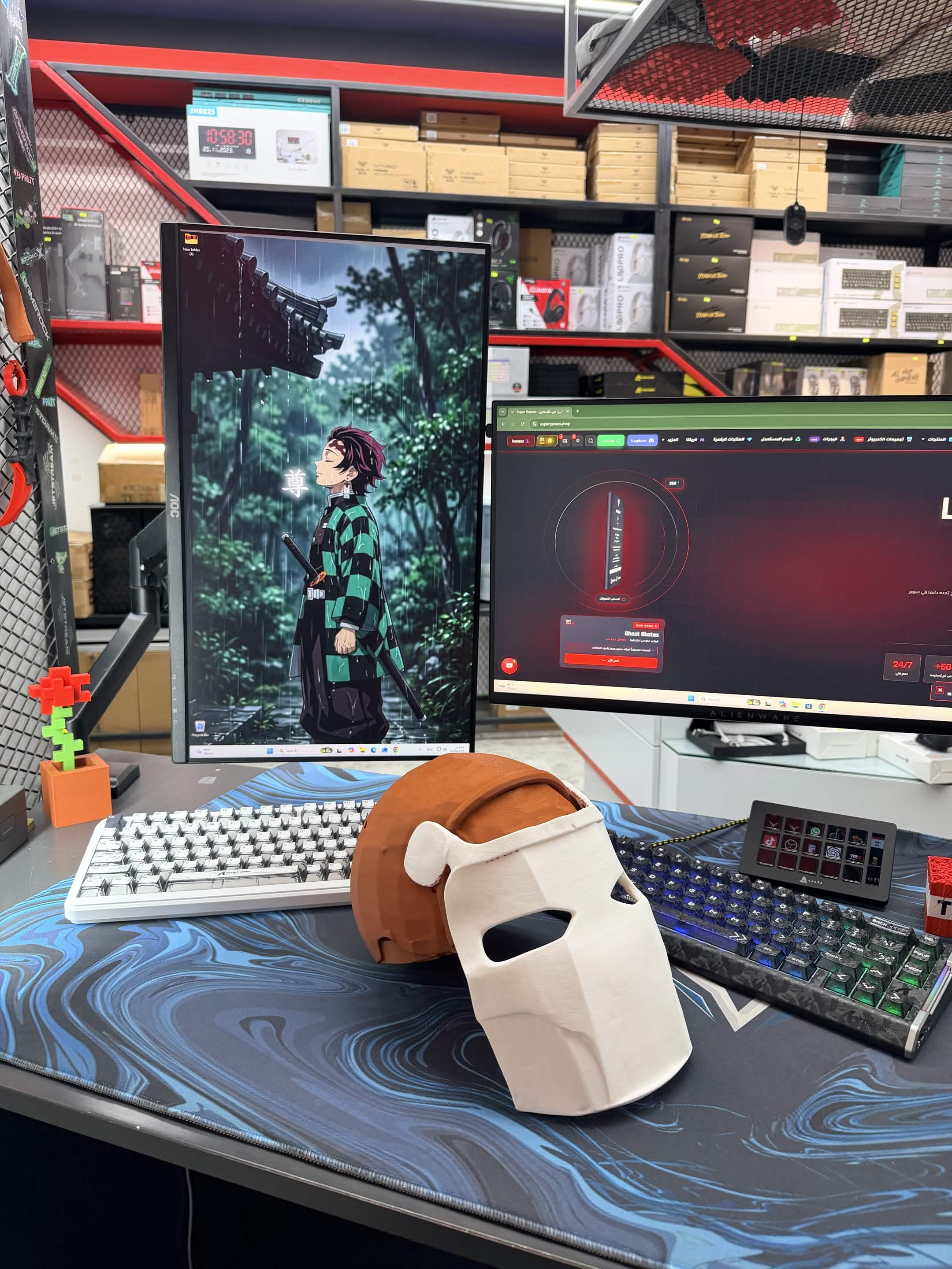 ماسك RUST حجم كبير جدا